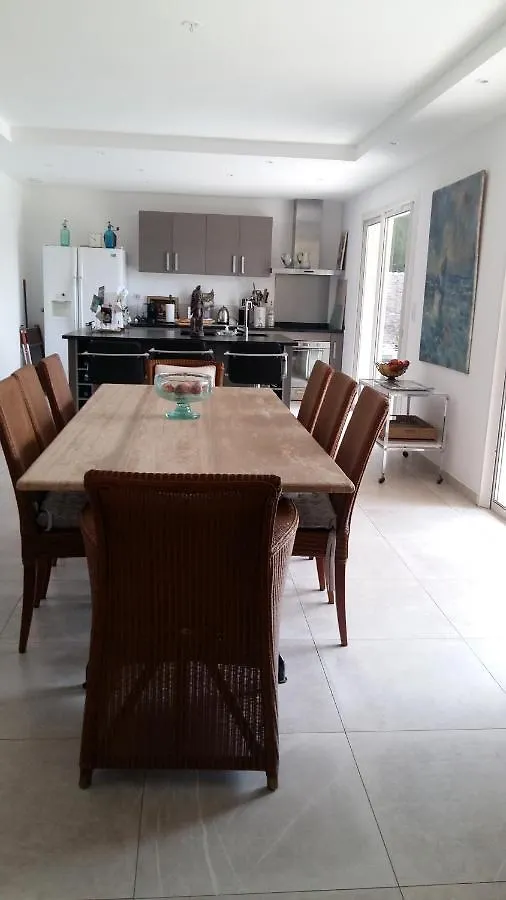 Villa De La Terre Blanche Sanary-sur-Mer 0*,  France