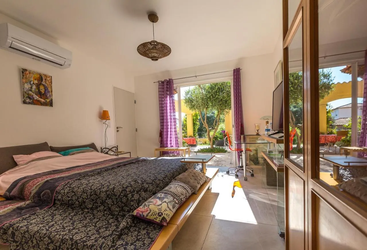 Villa De La Terre Blanche Sanary-sur-Mer Apartment