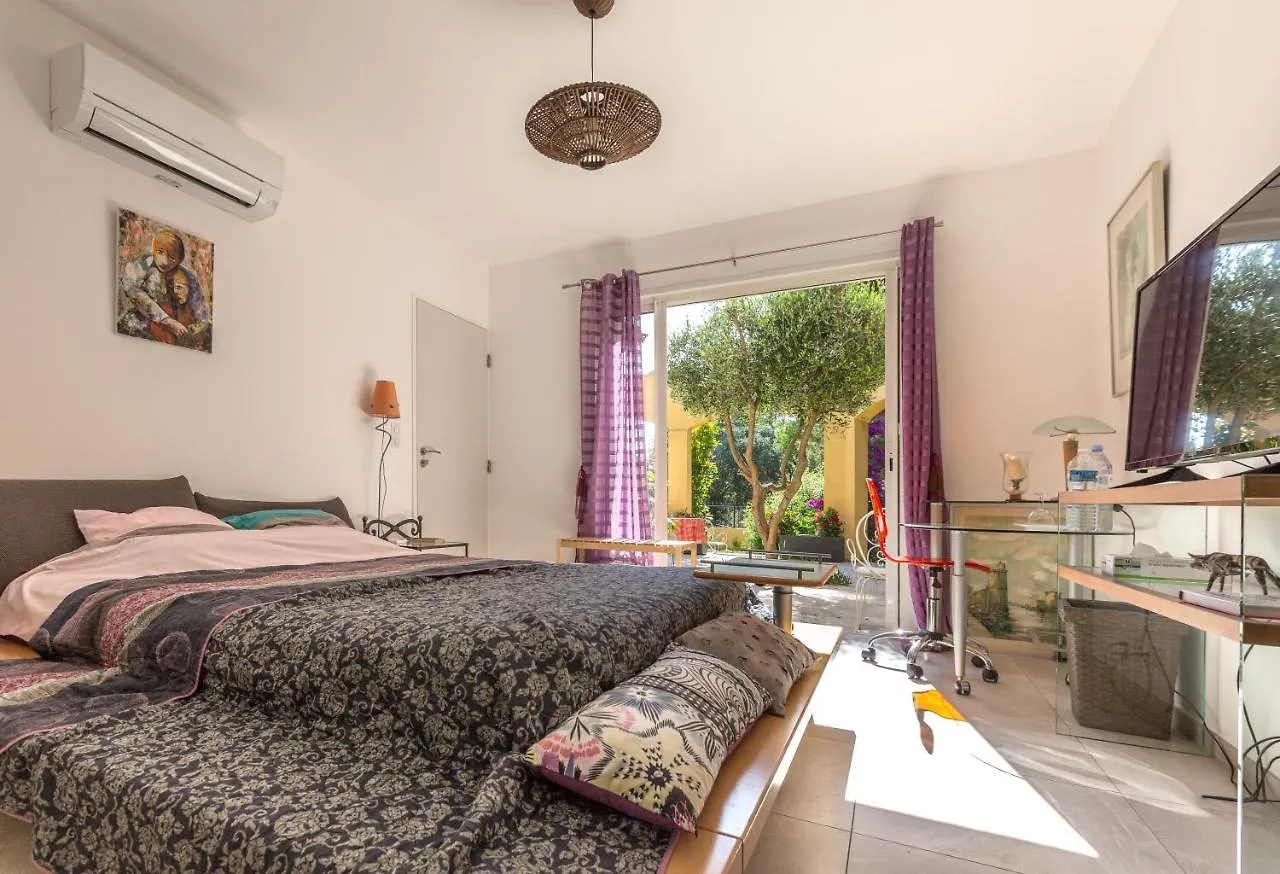 Villa De La Terre Blanche Sanary-sur-Mer France